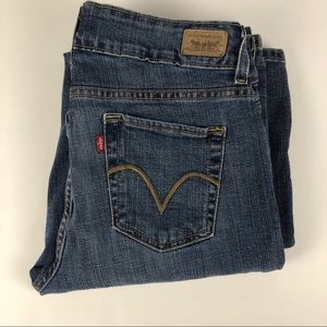 Levi’s 526 jeans size 6 slender boot cut